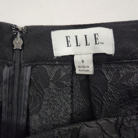 Elle Black Pleated Rose Applique Full Knee Length Skirt-Size 6 - Picture 7 of 9